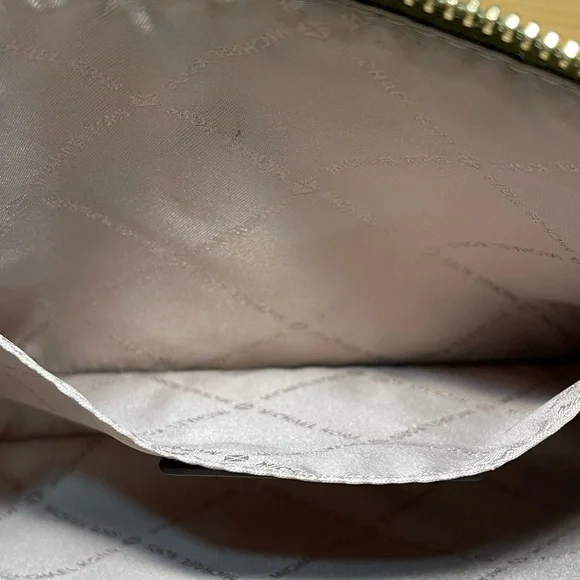 Michael Kors Clutch - Picture 4 of 9